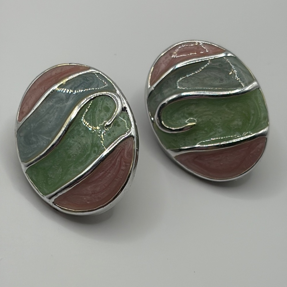 Vintage Chic Swirl Enamel Vintage 80’s Earrings in Pink, Green, and Gray Clip On